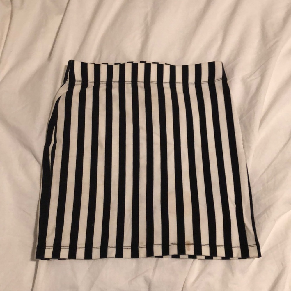 Stripped mini skirt
